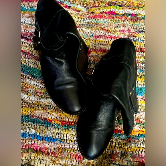 🌺Stylish Joie Babson Leather Boots: Gently used, great condition. A must have❤️ - Picture 2 of 5